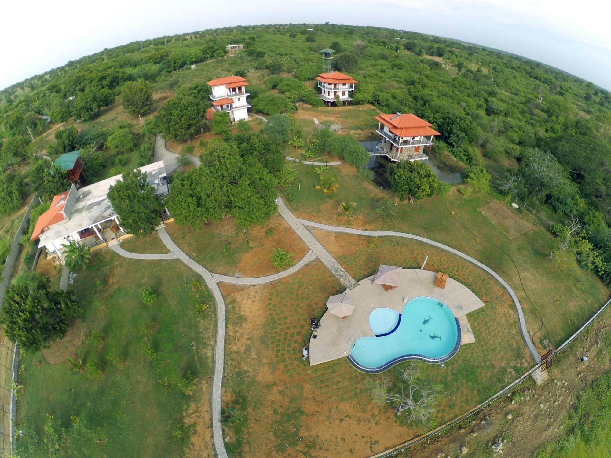 Lake Villa Resort 티사마하라마 외부 사진