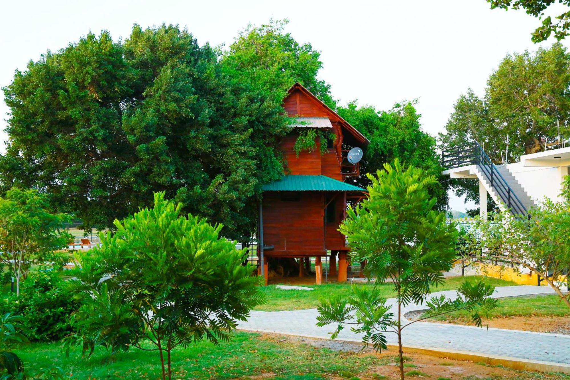 Lake Villa Resort 티사마하라마 외부 사진