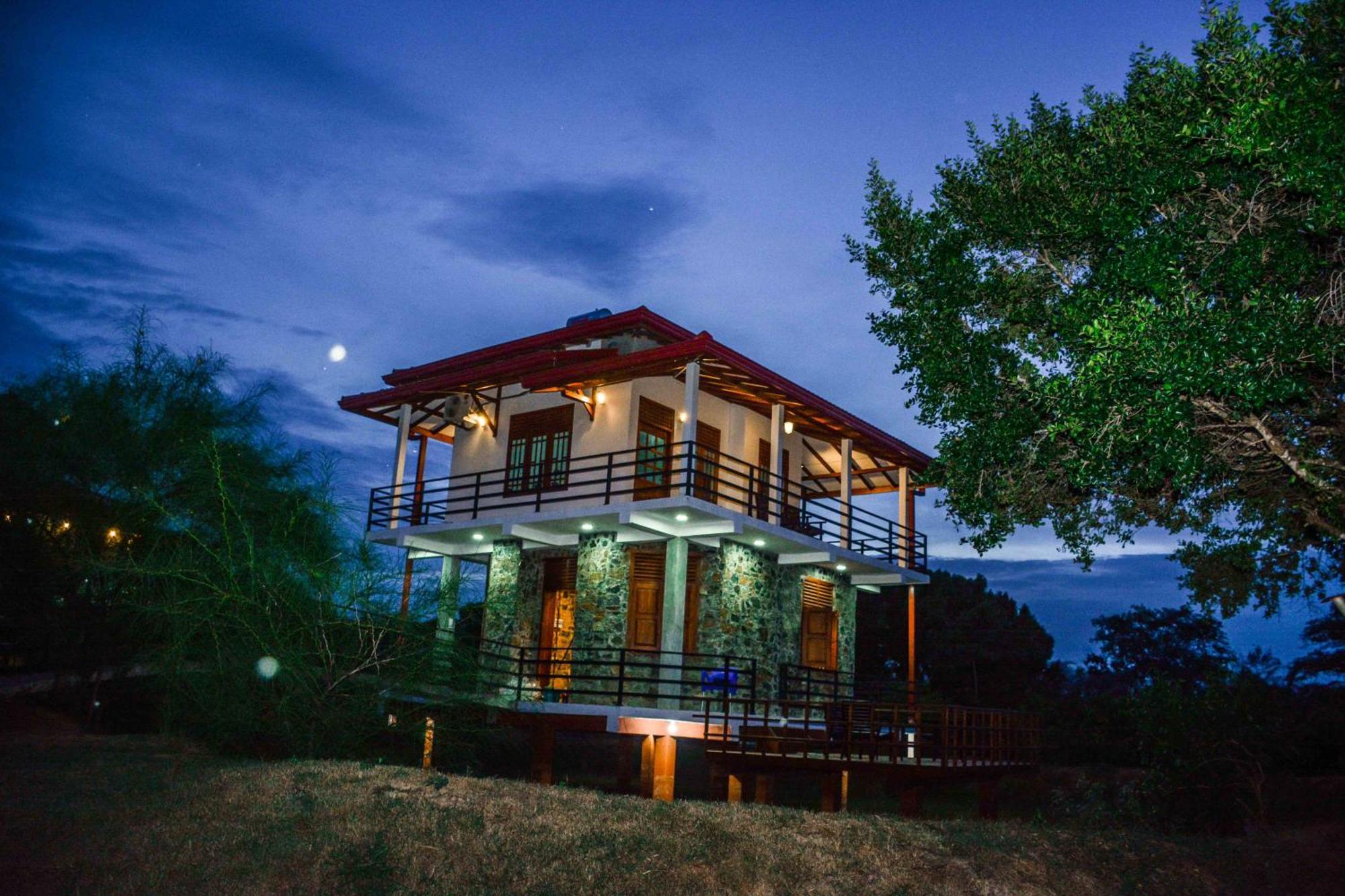 Lake Villa Resort 티사마하라마 외부 사진