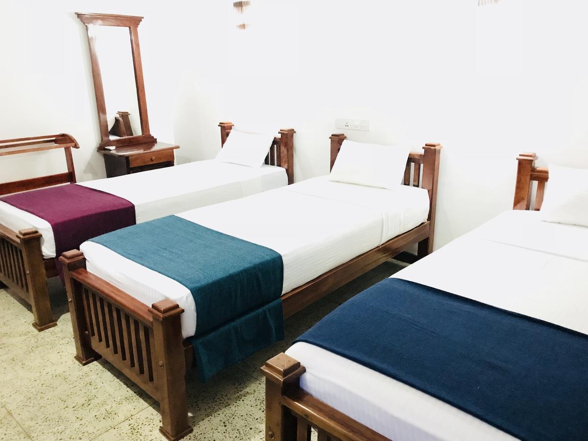 Lake Villa Resort 티사마하라마 외부 사진